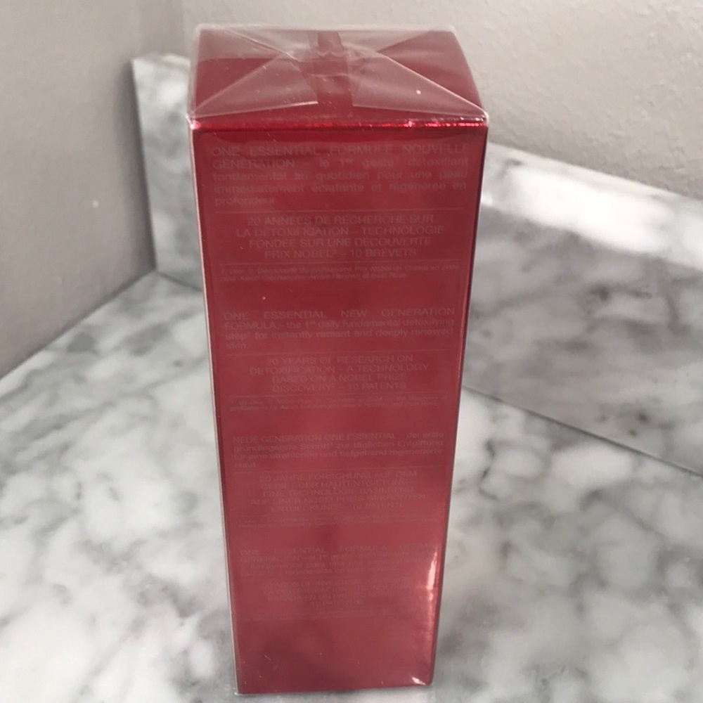 Dior One Essential Intense Skin Detoxifying Serum - Picture 5 of 7